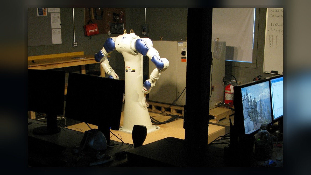How Should New YASKAWA Robot Noise or Vibration Be Documented Before Repair Diagnosis?